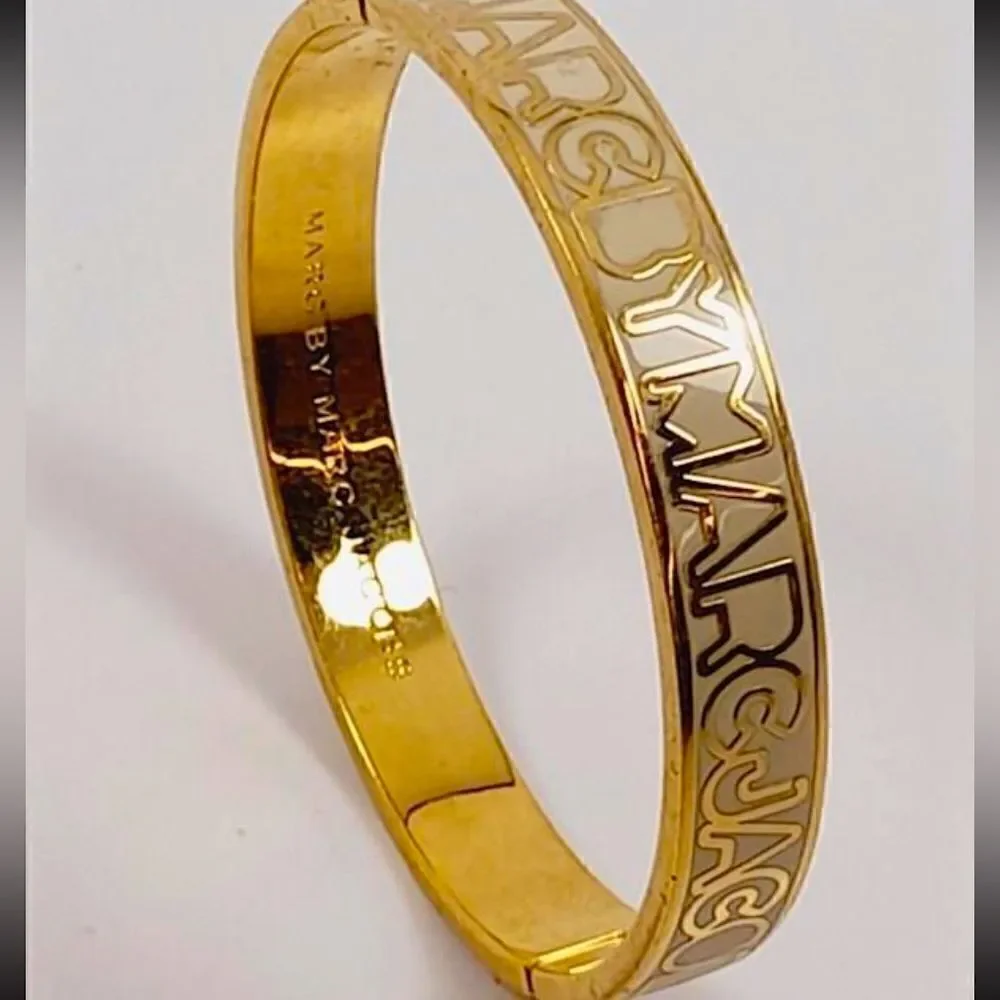 Marc by Marc Jacobs gold tone bangle bracelet - Picture 1 of 6
